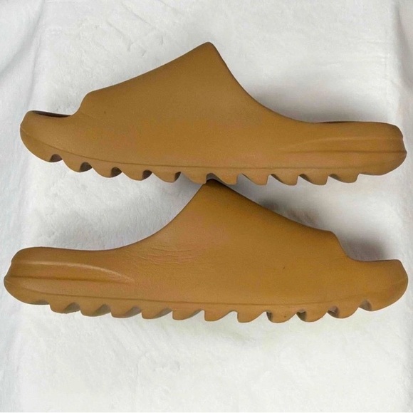Adidas Yeezy Slides “Ochre” — GW1931 — Size 12 - Picture 5 of 11